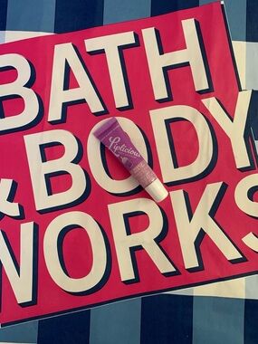 NWT Bath & Body Works Liplicious Bubble Milk Tea Lip Gloss